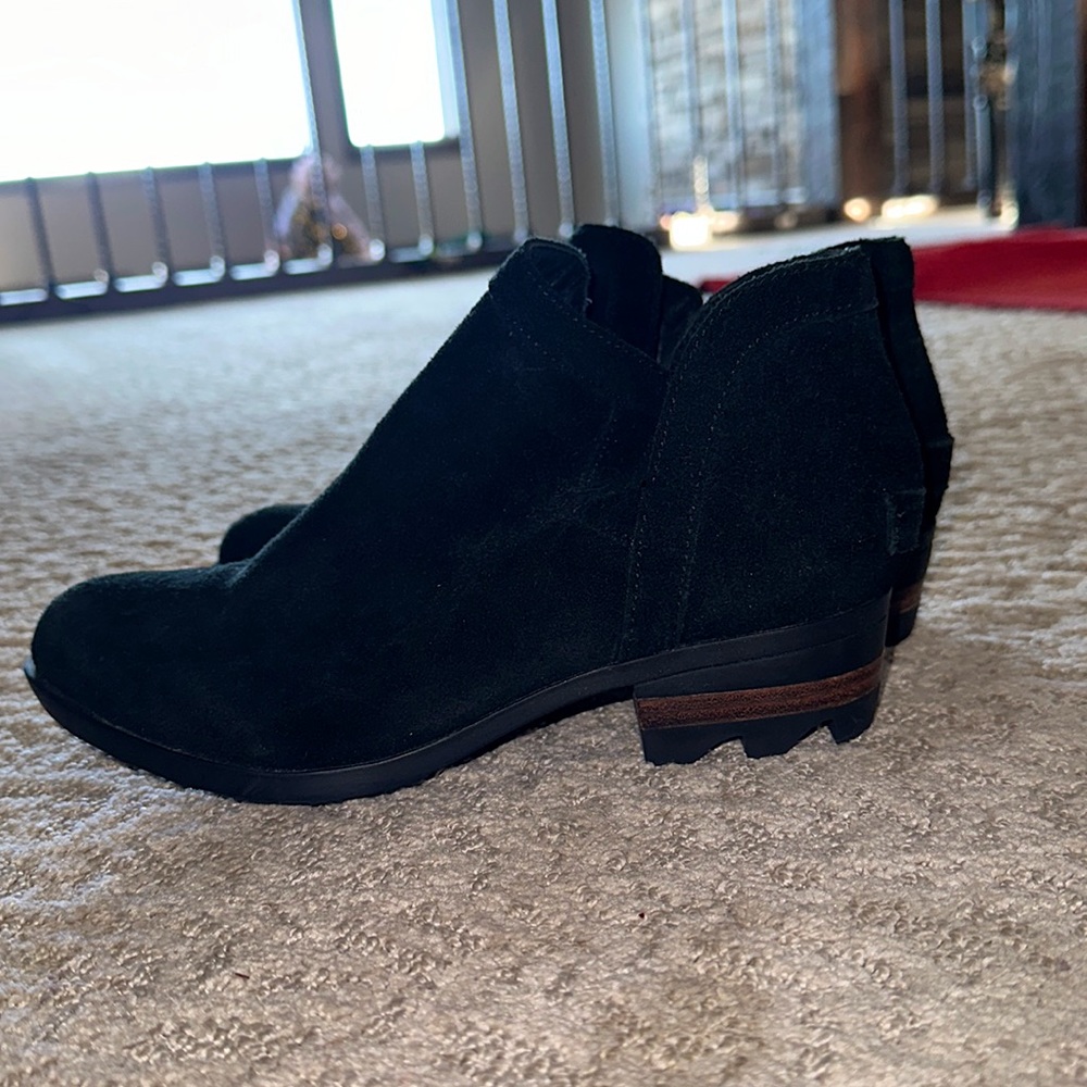 Sorel women’s black booties.